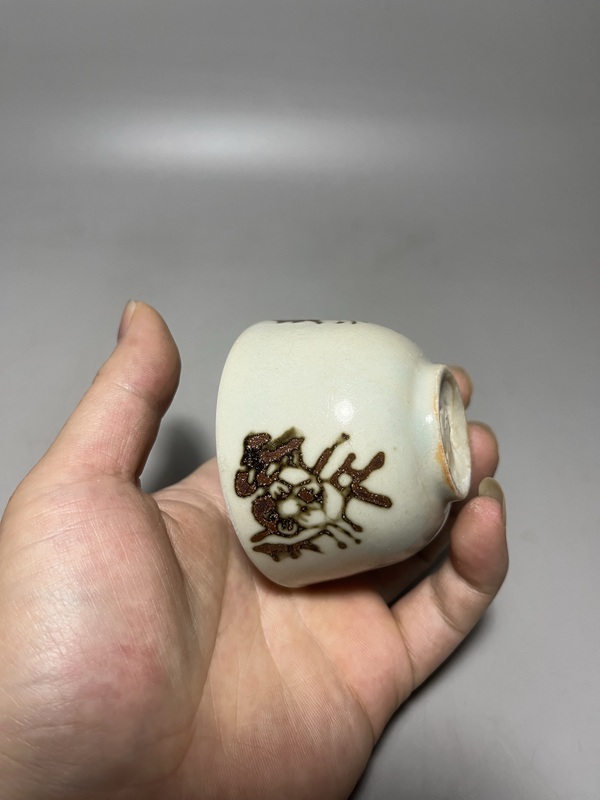 古玩陶瓷鐵銹花鐘杯拍賣,當前價格0元