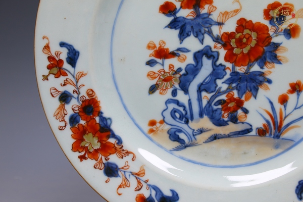 古玩陶瓷清康熙·青花礬紅描金花蝶紋折沿盤真品鑒賞圖