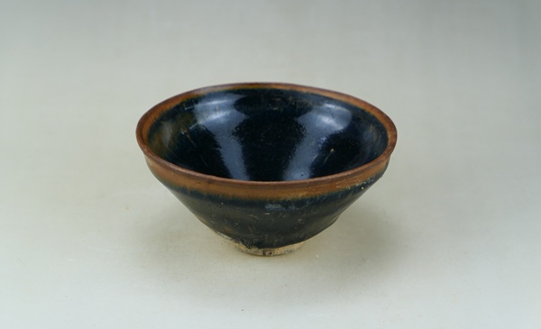 古玩陶瓷精品:南宋遇林亭窯黑釉茶盞拍賣,當前價格1300元