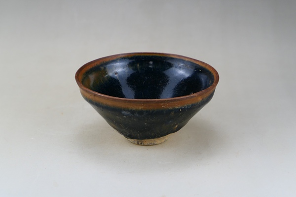 古玩陶瓷精品:南宋遇林亭窯黑釉茶盞拍賣,當前價格1300元