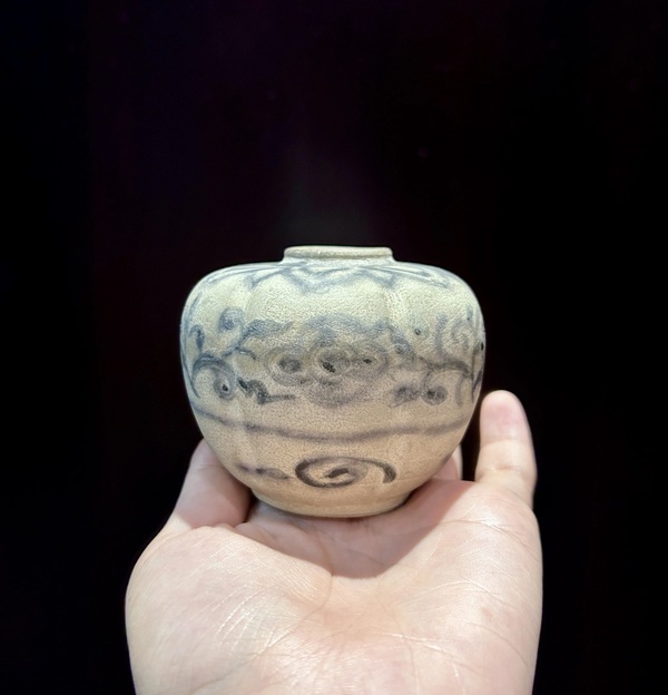 古玩轉賣明早期青花花卉紋罐拍賣，當前價格3元