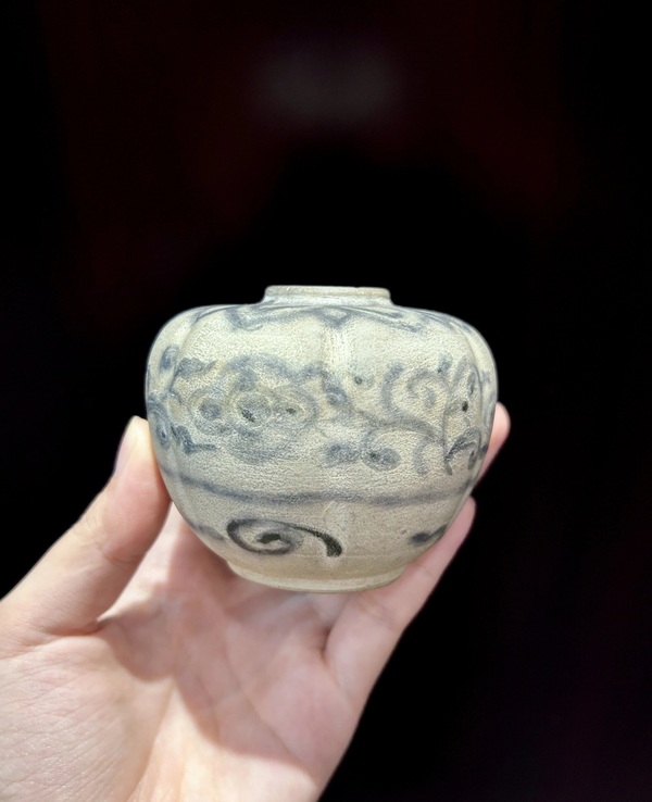 古玩陶瓷明早期青花花卉紋罐拍賣，當(dāng)前價(jià)格560元