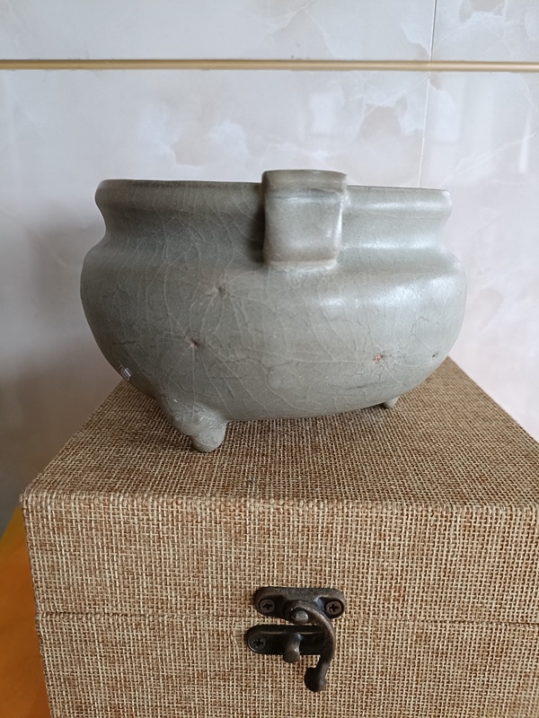 古玩陶瓷宋代五大名窯之一鈞窯天青釉香爐拍賣,當前價格19800元
