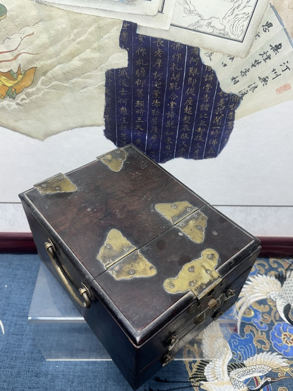 古玩陶瓷晚清民國(guó)紅木首飾盒拍賣，當(dāng)前價(jià)格2690元