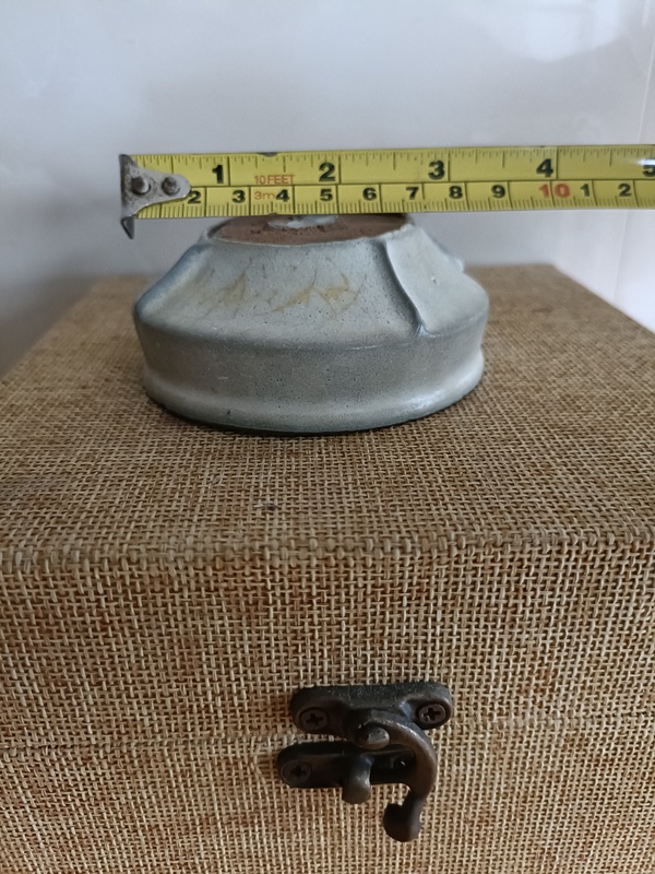 古玩陶瓷館藏級南宋龍泉“官窯”花尊底座拍賣,當(dāng)前價格19800元
