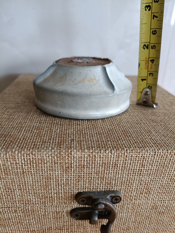 古玩陶瓷館藏級南宋龍泉“官窯”花尊底座拍賣,當(dāng)前價格19800元