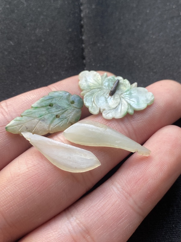 古玩玉器清代翠玉花飾一組拍賣,當前價格280元
