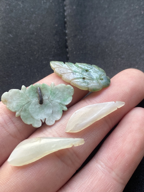 古玩玉器清代翠玉花飾一組拍賣,當前價格280元