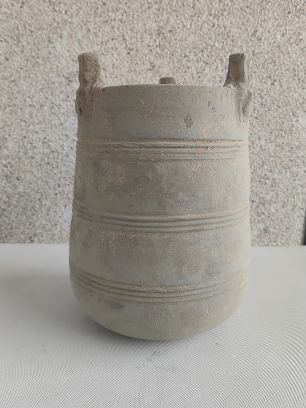 古玩陶瓷灰陶弦紋谷倉拍賣,當前價格1234元