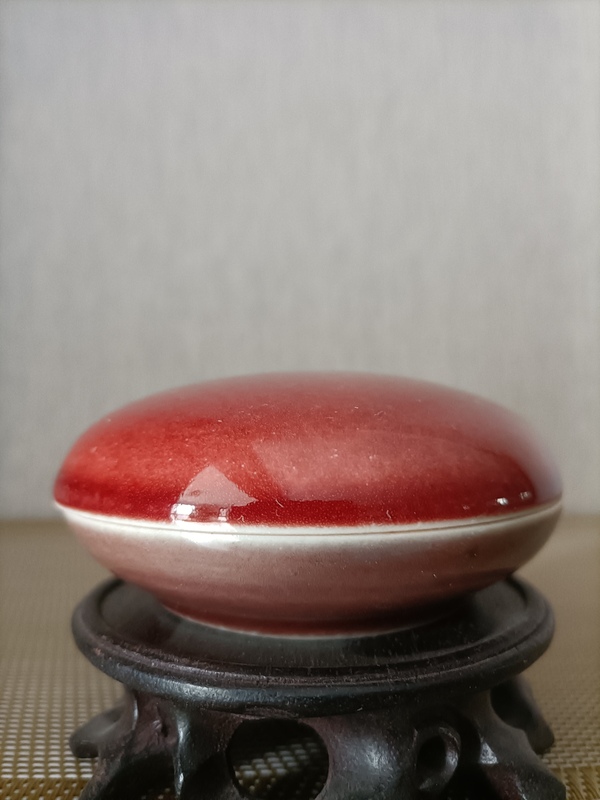 古玩陶瓷紅釉蓋盒拍賣，當(dāng)前價格2980元
