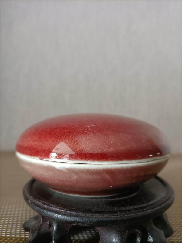 古玩陶瓷紅釉蓋盒拍賣，當(dāng)前價格2980元