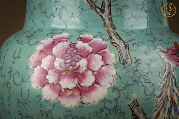 古玩陶瓷清中晚·松石綠地粉彩鳳凰牡丹紋鳳尾尊真品鑒賞圖