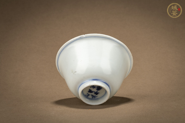 古玩陶瓷明末清初·白釉杯真品鑒賞圖