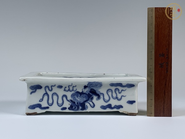 古玩陶瓷清晚期·青花獅子紋水仙盆真品鑒賞圖