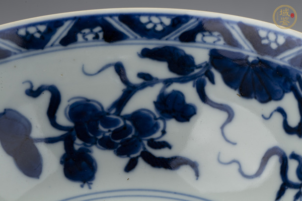古玩陶瓷清康熙·外紫金釉內青花花蝶紋碗真品鑒賞圖