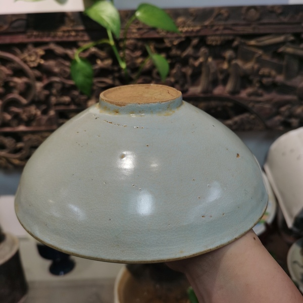 古玩陶瓷宋代影青劃花碗拍賣，當(dāng)前價(jià)格300元