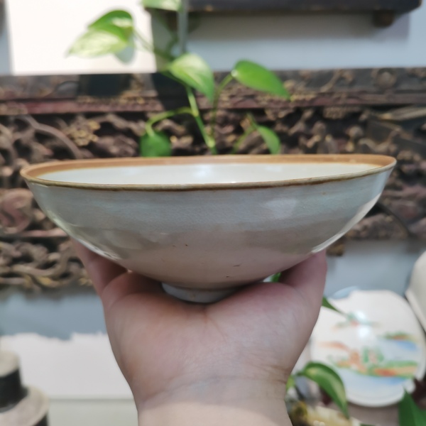 古玩轉(zhuǎn)賣宋代影青劃花碗拍賣，當(dāng)前價格1188元
