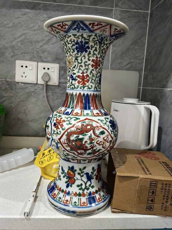 古玩陶瓷清光緒·青花五彩團(tuán)紋花觚拍賣，當(dāng)前價(jià)格28000元