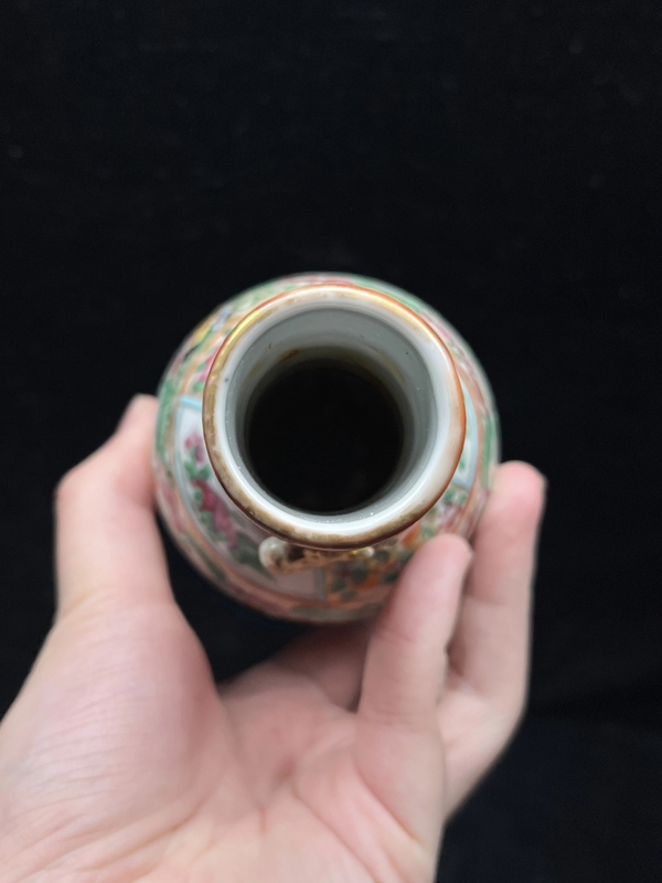 古玩陶瓷廣彩人物紋長頸瓶拍賣,當前價格288元