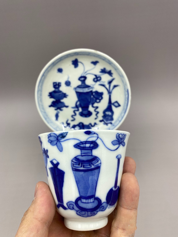 古玩陶瓷晚清 青花博古圖鈴鐺杯碟套拍賣，當(dāng)前價(jià)格3000元