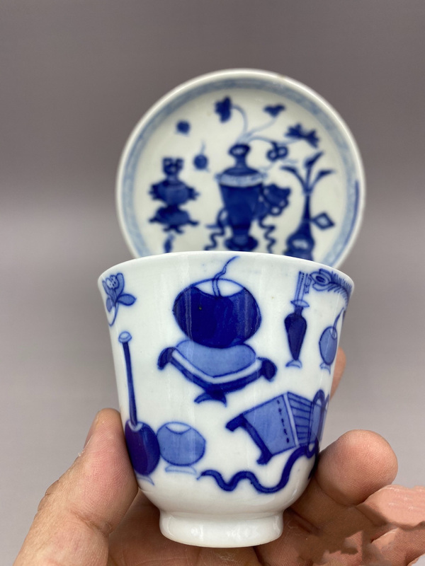 古玩陶瓷晚清 青花博古圖鈴鐺杯碟套拍賣，當(dāng)前價(jià)格3000元