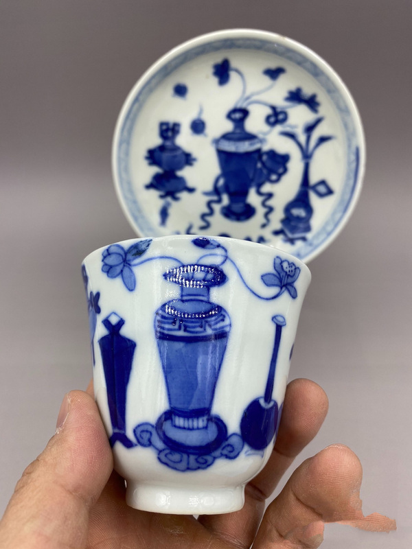 古玩陶瓷晚清 青花博古圖鈴鐺杯碟套拍賣，當(dāng)前價(jià)格3000元