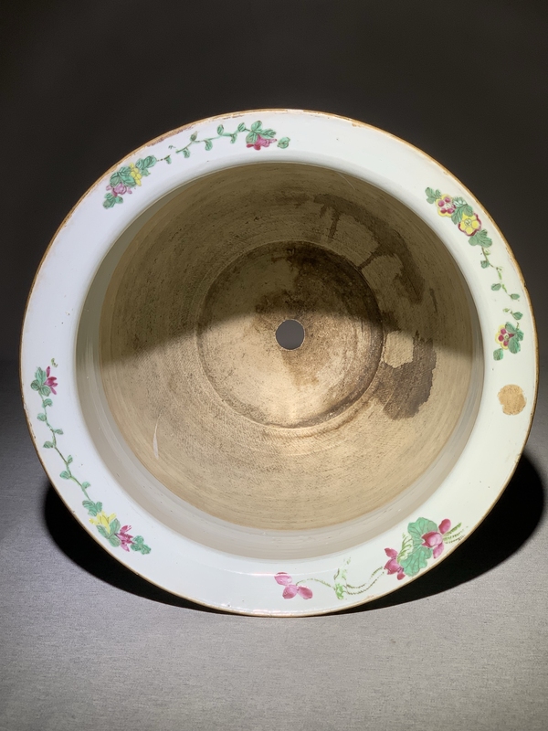 古玩陶瓷晚清粉彩荷塘鴛鴦紋大花盆拍賣,當前價格15000元