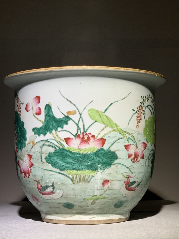古玩陶瓷晚清粉彩荷塘鴛鴦紋大花盆拍賣,當前價格15000元