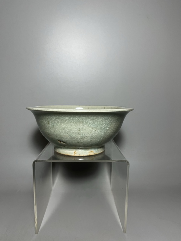古玩陶瓷清代青釉折沿碗拍賣，當(dāng)前價(jià)格1100元