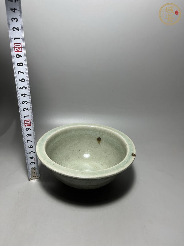 古玩陶瓷青釉折沿碗真品鑒賞圖