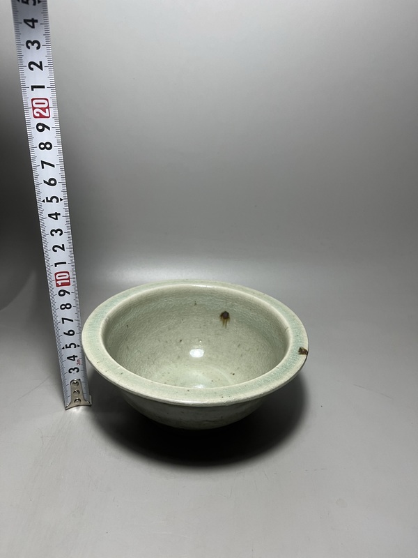 古玩陶瓷清代青釉折沿碗拍賣，當(dāng)前價(jià)格1100元