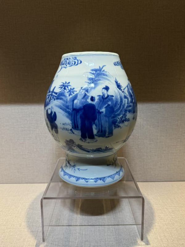 古玩陶瓷康熙青花仙神人物紋盤口尊拍賣，當(dāng)前價(jià)格20000元