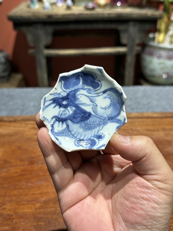 古玩陶瓷清代雍正青花龍紋杯玉璧底瓷片拍賣,當前價格260元