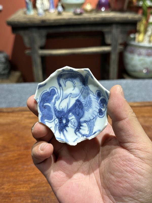 古玩陶瓷清代雍正青花龍紋杯玉璧底瓷片拍賣,當前價格260元
