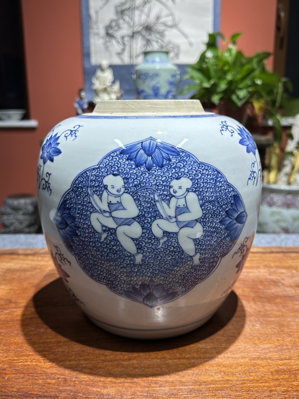 古玩陶瓷清代雍正青花三開窗娃娃罐拍賣,當前價格12800元