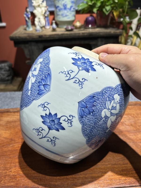 古玩陶瓷清代雍正青花三開窗娃娃罐拍賣,當前價格12800元