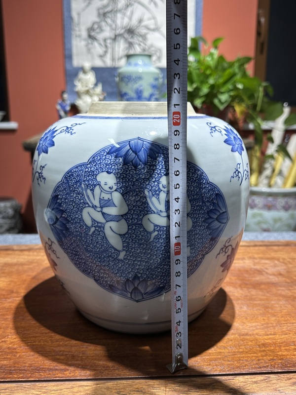 古玩陶瓷清代雍正青花三開窗娃娃罐拍賣,當前價格12800元