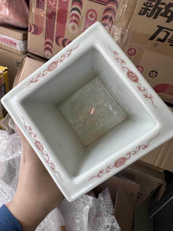 古玩陶瓷黃地粉彩花鳥紋花盆拍賣，當(dāng)前價(jià)格3500元