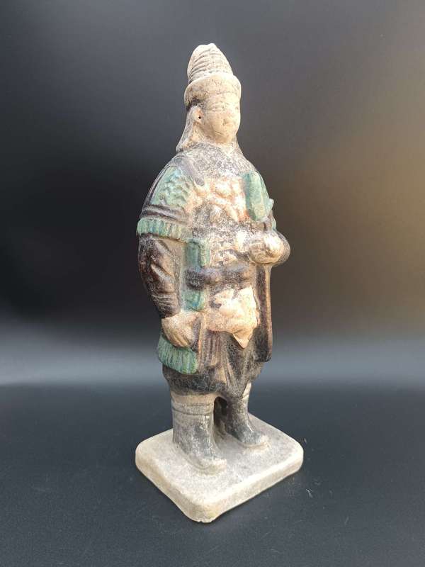 古玩陶瓷明代·三彩武士俑拍賣,當(dāng)前價(jià)格888元
