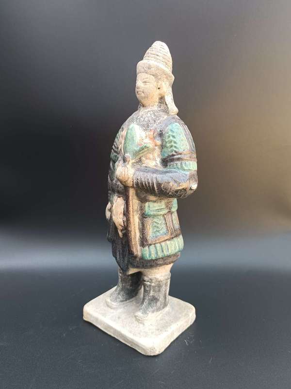 古玩陶瓷明代·三彩武士俑拍賣,當(dāng)前價(jià)格888元