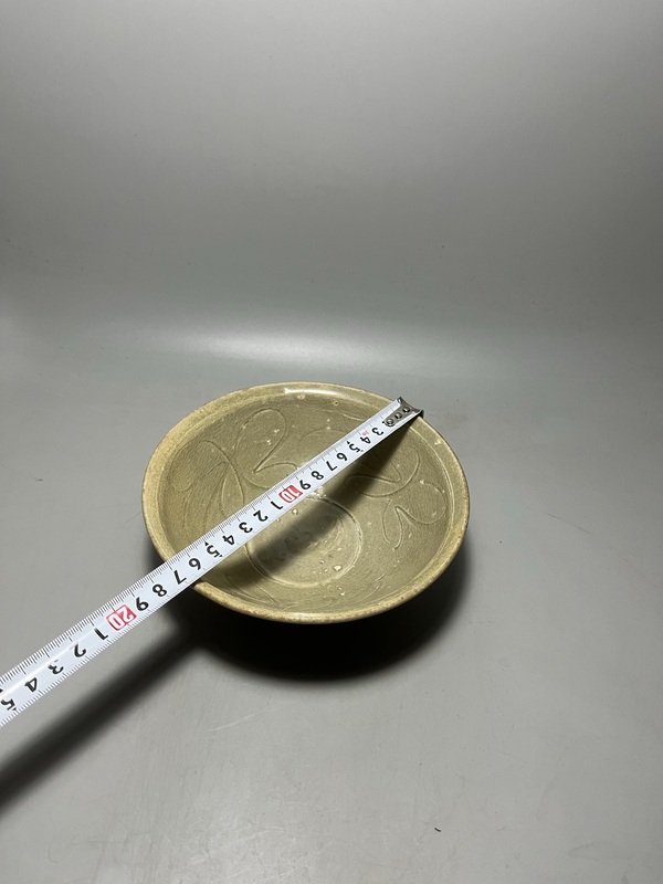 古玩陶瓷北宋青釉刻花撇口碗拍賣,當前價格0元