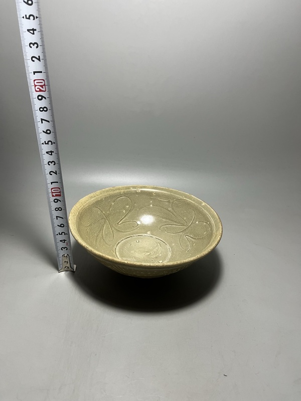 古玩陶瓷北宋青釉刻花撇口碗拍賣,當前價格0元