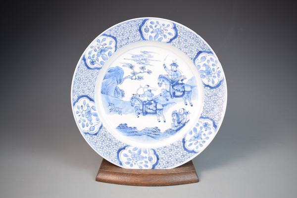 古玩嚴(yán)選清康熙青花木蘭秋狝圖盤拍賣，當(dāng)前價(jià)格48840元