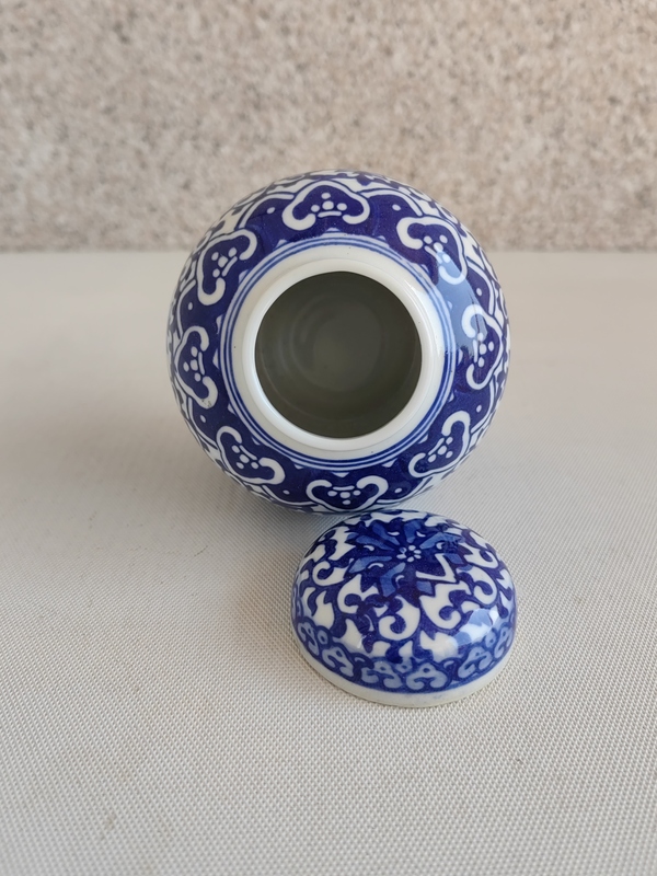 古玩陶瓷花卉紋青花罐拍賣,當前價格234元