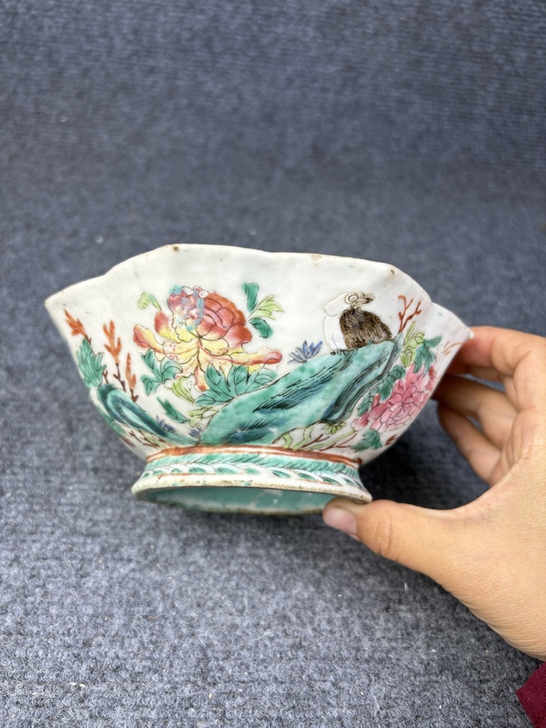 古玩陶瓷粉彩洞石牡丹花口供碗拍賣,當前價格1888元