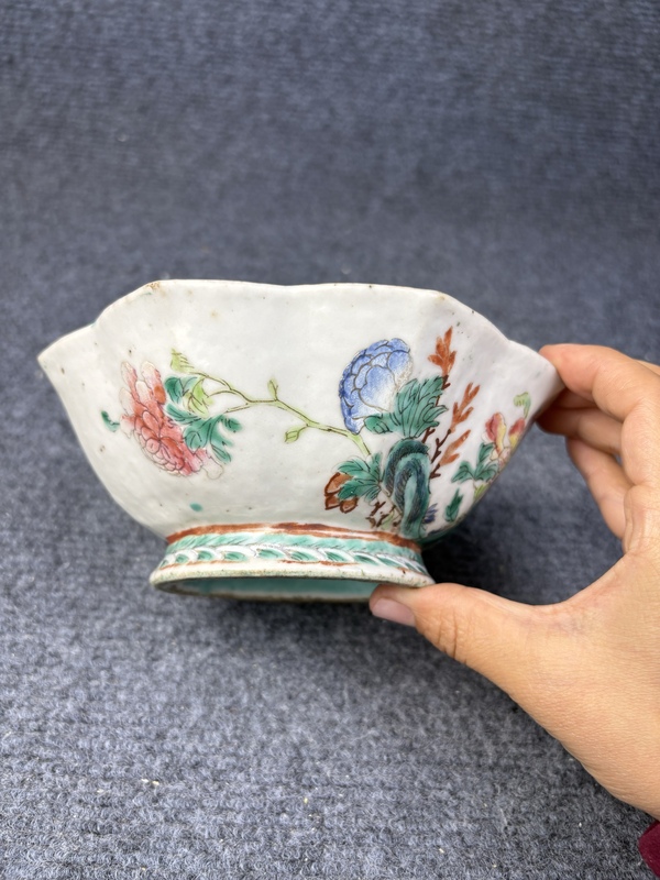 古玩陶瓷粉彩洞石牡丹花口供碗拍賣,當前價格1888元