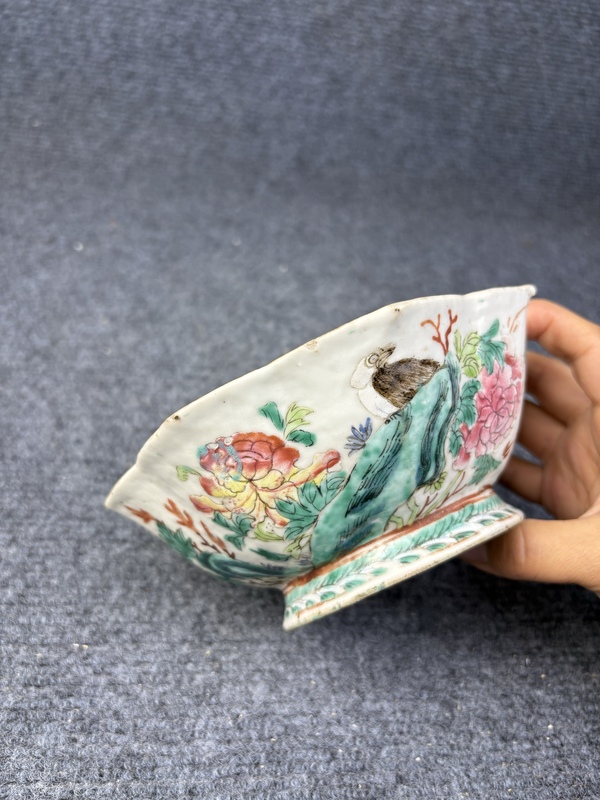 古玩陶瓷粉彩洞石牡丹花口供碗拍賣,當前價格1888元