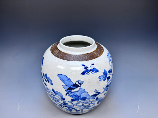 古玩陶瓷清晚期·哥釉青花富貴白頭紋罐拍賣，當前價格16000元
