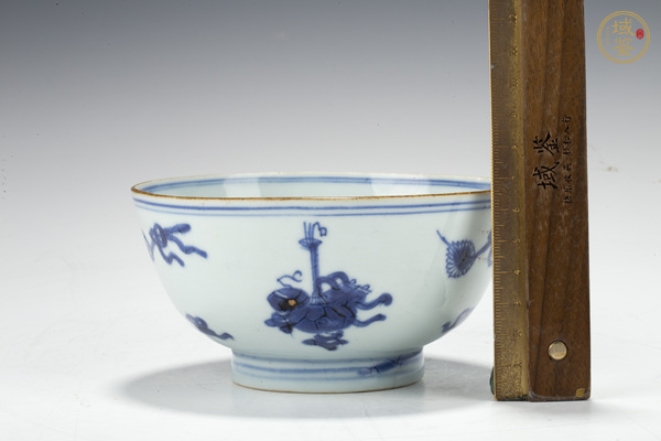 古玩陶瓷清康熙·青花博古花卉紋碗真品鑒賞圖