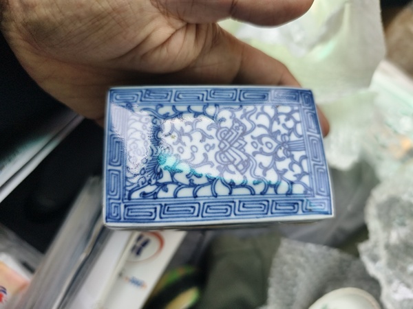古玩陶瓷青花蓋盒拍賣，當(dāng)前價格1200元